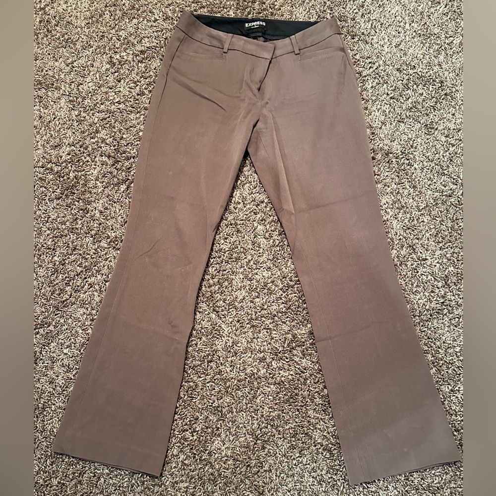 Women’s Express brown columnist dress pants size 4S.